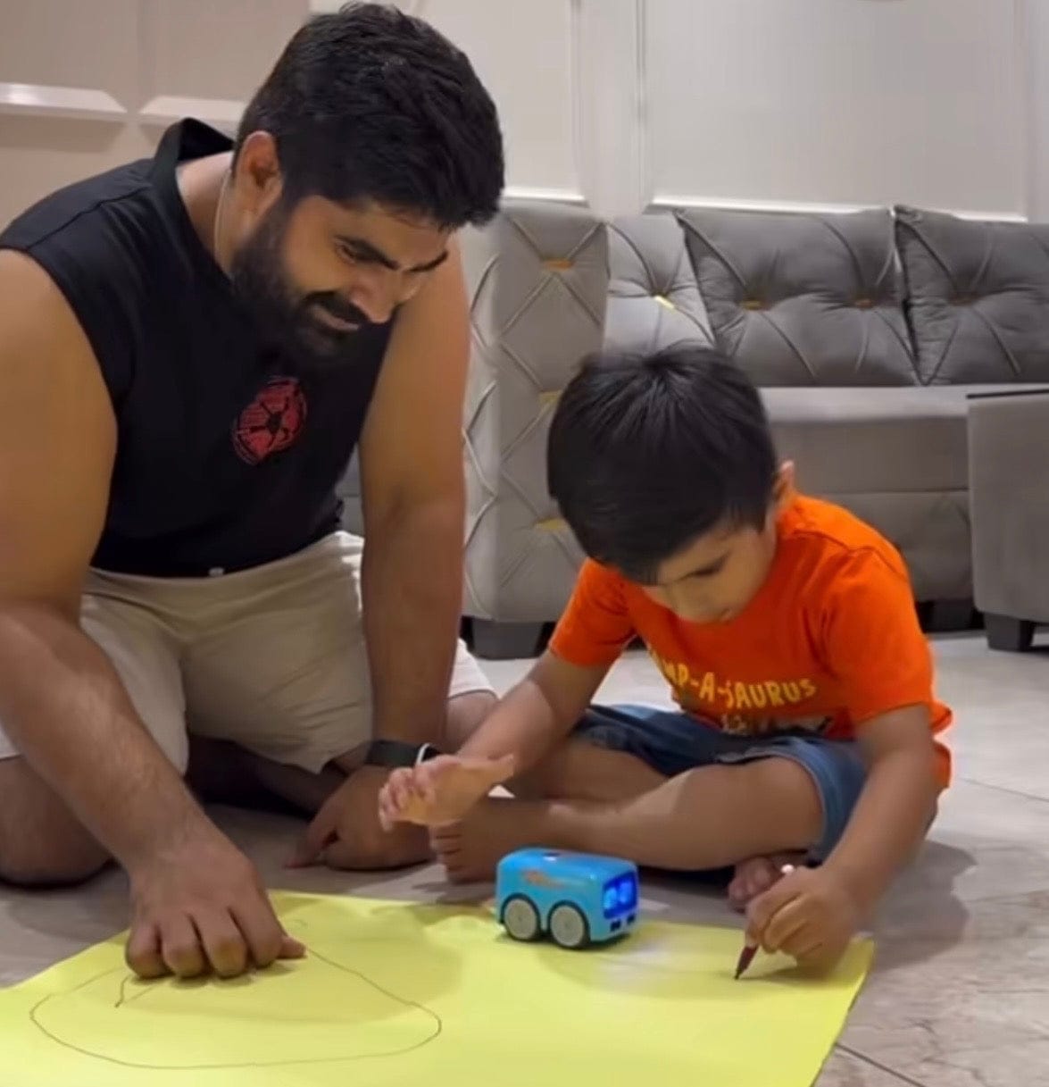 Customer photo review of Go Go Mini RC Bus