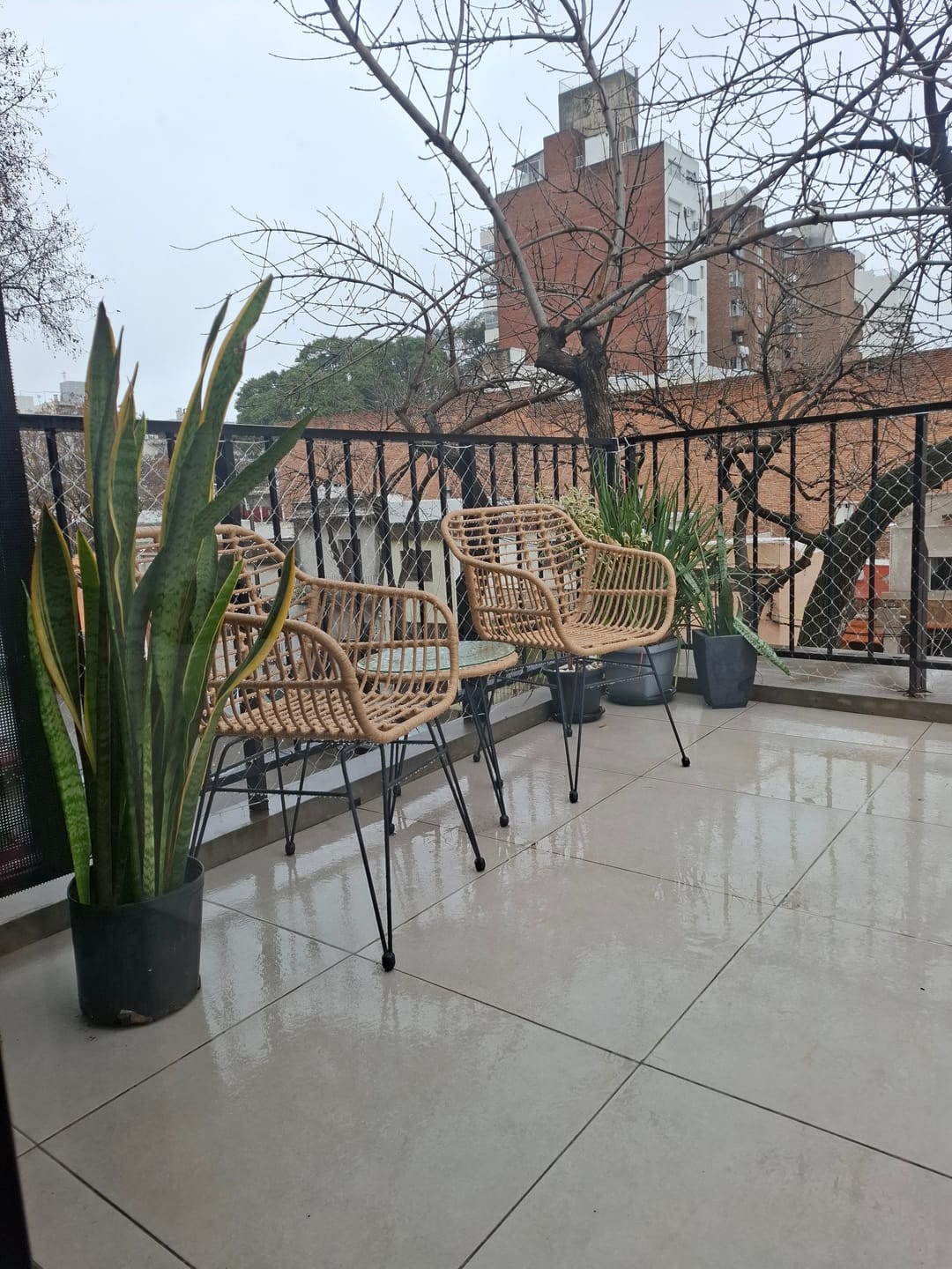 Customer photo review of Juego Terraza Balcón Jardín 2 Sillas + Mesa Rattán Homilu Marrón Claro Lisa