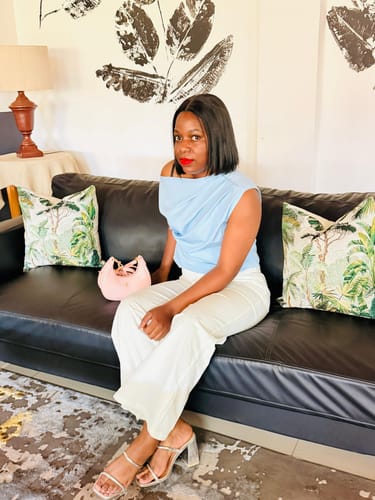 Customer photo review of Vietnamese Super Double Drawn Bone Straight 5x5 Glueless Closure 10" Natural Black Wig