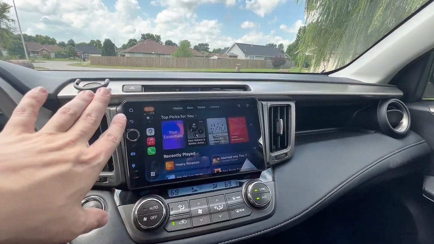 Customer photo review of Toyota Rav4 2013-2018 — Premium 9” CarPlay & Android Auto Head Unit