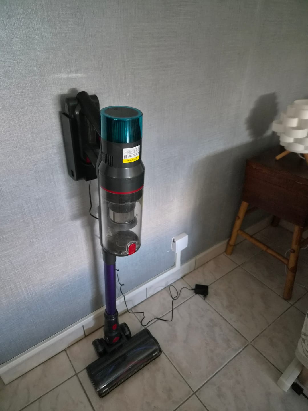 Customer photo review of Aspirateur balai V1 Pro – Moteur ultra-puissant 100 000 tr/min pour une performance exceptionnelle