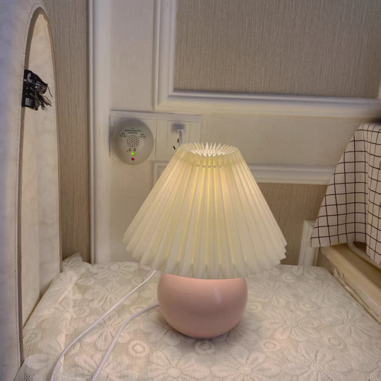 Customer photo review of Nordic Ceramic Pleated Table Lamp