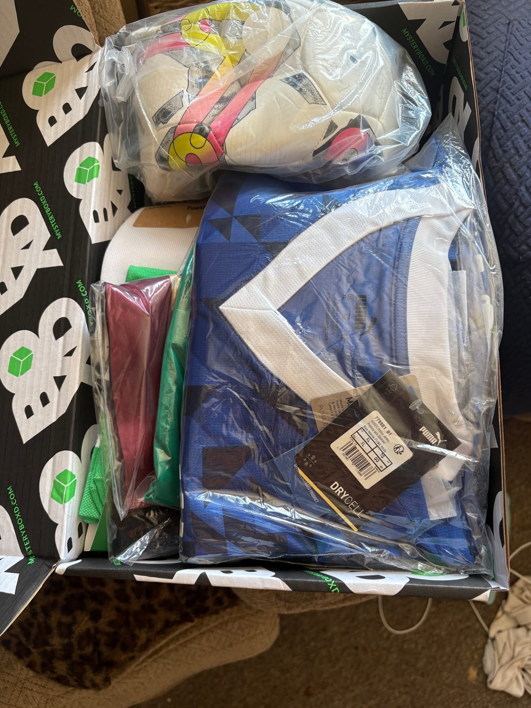 Customer photo review of Men’s Football Mystery Gift Plus Box