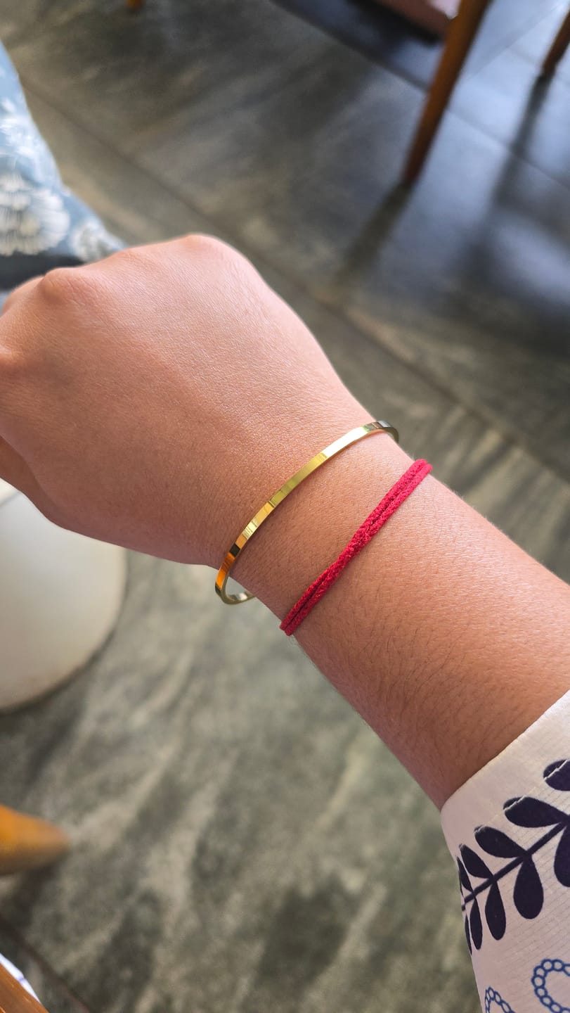 Customer photo review of Flat Wire Bangle Bracelet