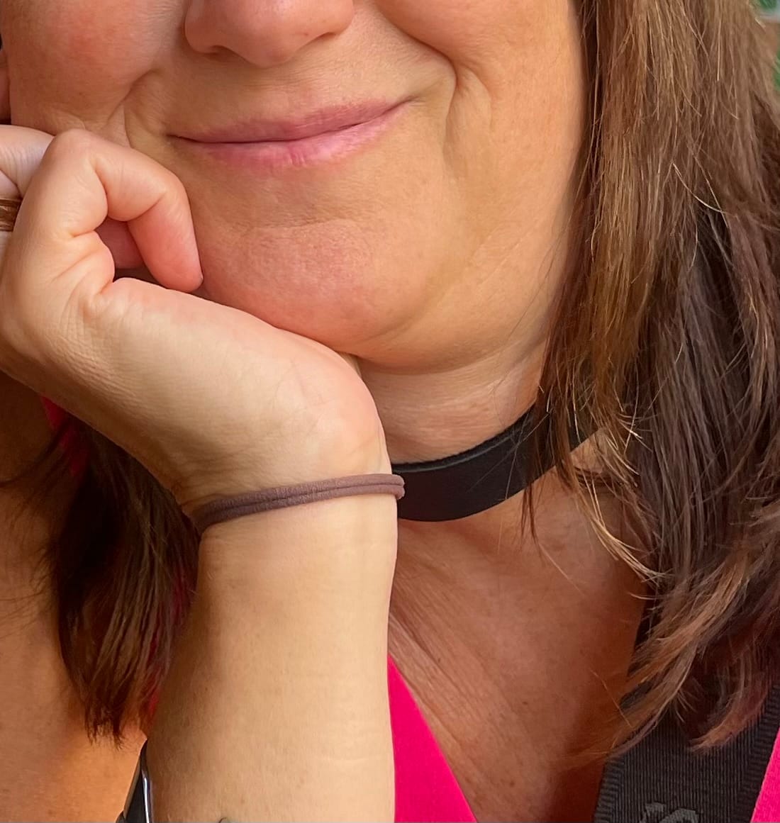 Customer photo review of SiaLinda: Halsband Elchleder aus Finnland, schwarz, pur oder mit O-Ring nach Wahl