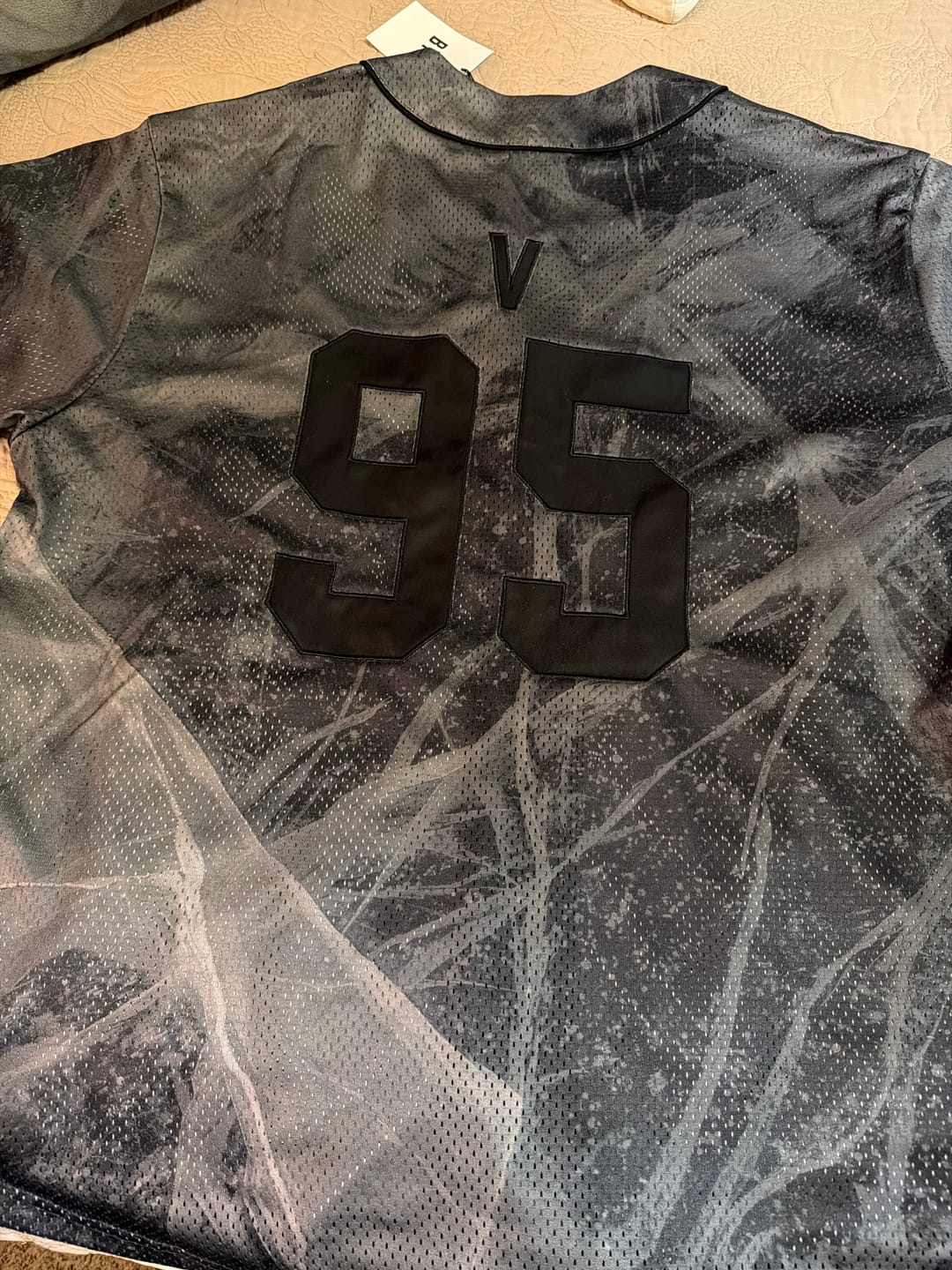 Customer photo review of [2ND PRE-ORDER] BTS - ARIRANG WORLD TOUR OFFICIAL MD S/S JERSEY