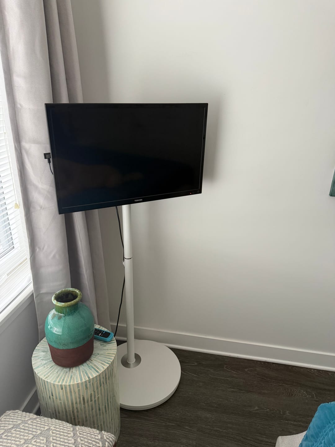 Customer photo review of Master V2 FT48 TV Stand