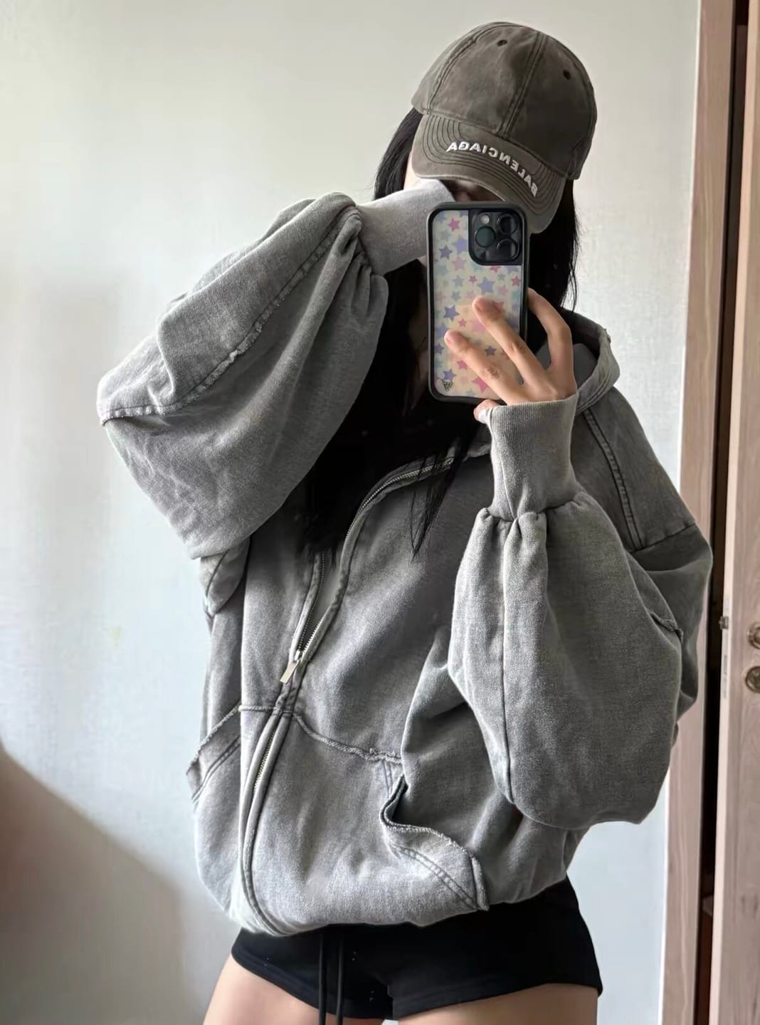 Customer photo review of Rase le sol Graphic Cross Hooded Sweatshirt