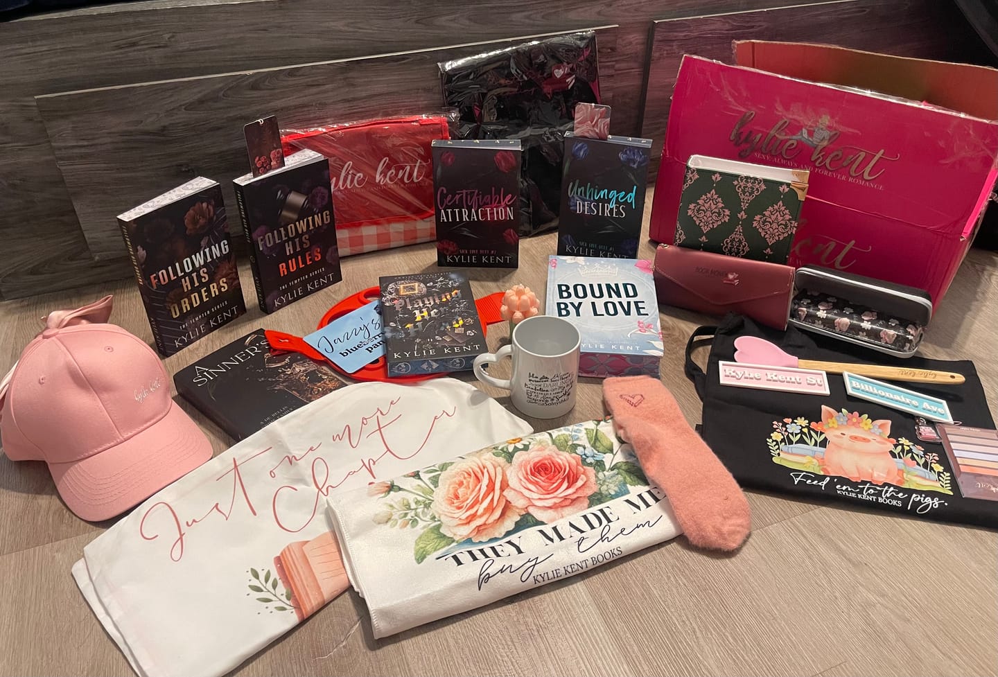 Customer photo review of Large Blind Book Box