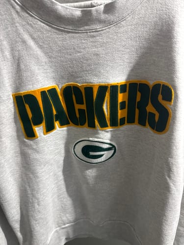 Customer photo review of Vintage 90s Green Bay Packers Sweatshirt (M)