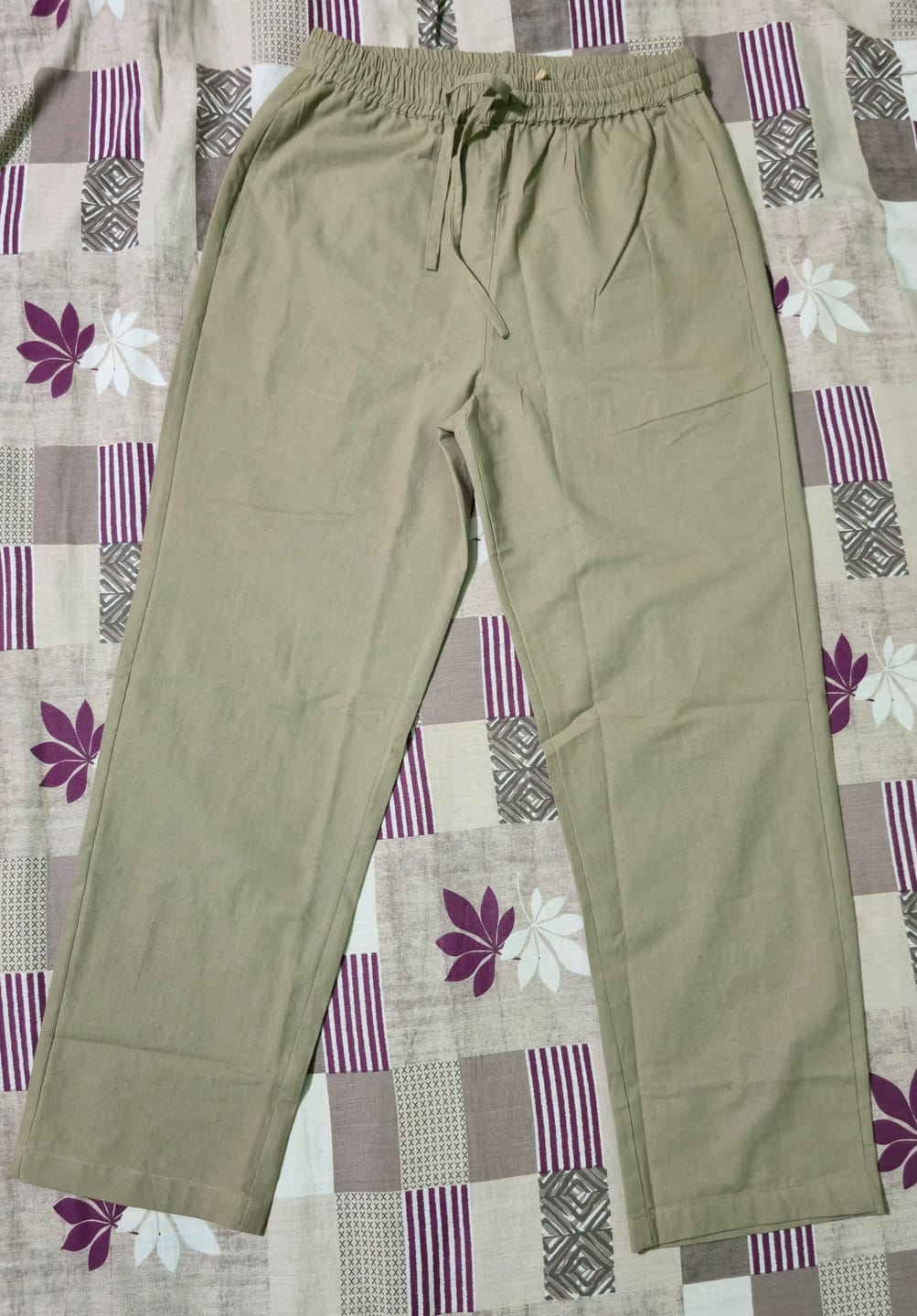 Customer photo review of Women Khakhi Cotton Straight Pant