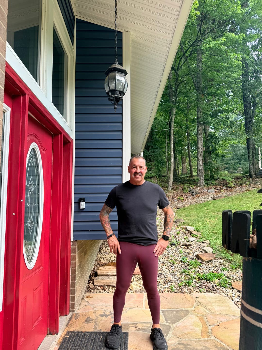 Customer photo review of NKD Leggings With Pockets | Sangria