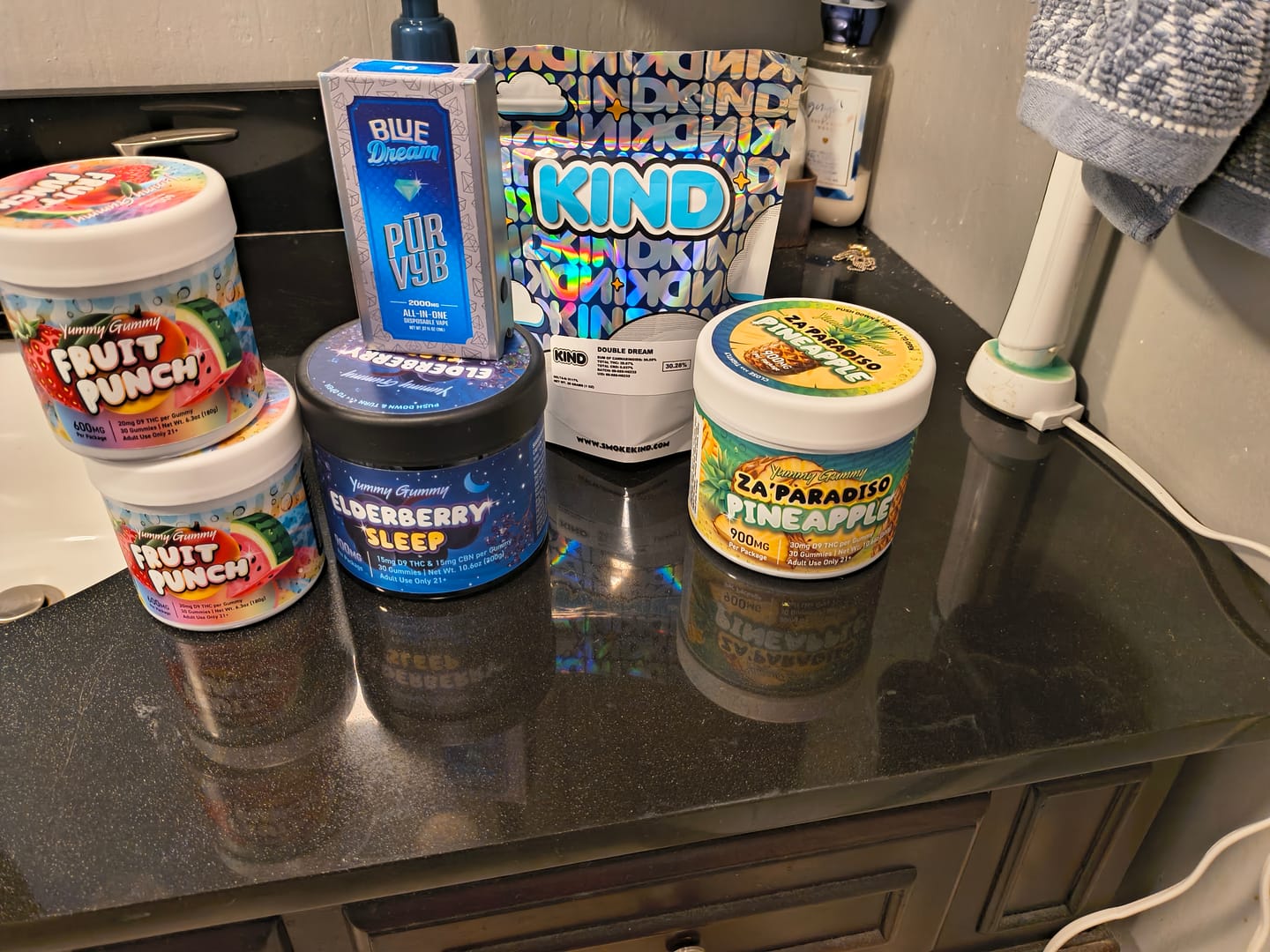 Customer photo review of 900MG Yummy Gummy D9