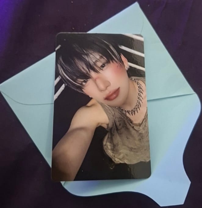 Customer photo review of K-POP BLIND RANDOM PHOTOCARD