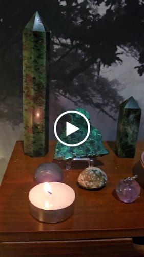 Customer video review of Kiki Crystal Five Elements Energy Mystery Box