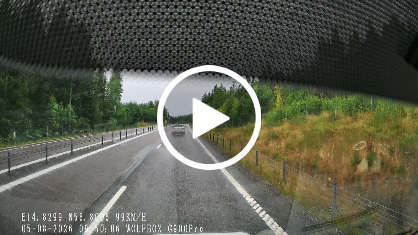 Customer video review of WOLFBOX G900Pro 12MP WiFi Touch Screen Rear View Mirror Dash Cam Smart Mirror