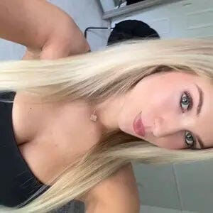 Customer photo review of Women's Strapless Front Closure Push-Up Bra