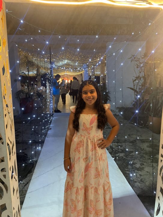 Customer photo review of Vestido largo estampado para niña - Maxi Mariposas