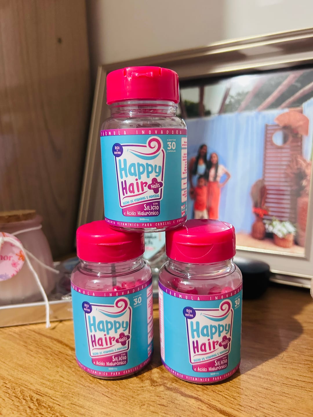 Customer photo review of Happy Hair 6 Potes + 6 Potes Grátis + 2 Colágenos + 1 Melatonina (Total 15 Potes)