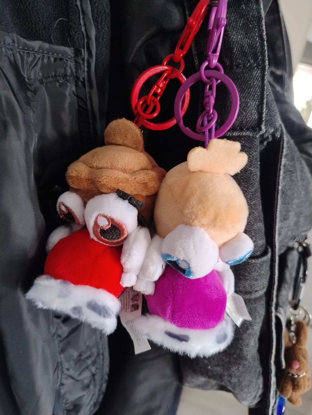 Customer photo review of Kinger & Queenie Magnetic Plush Keychains