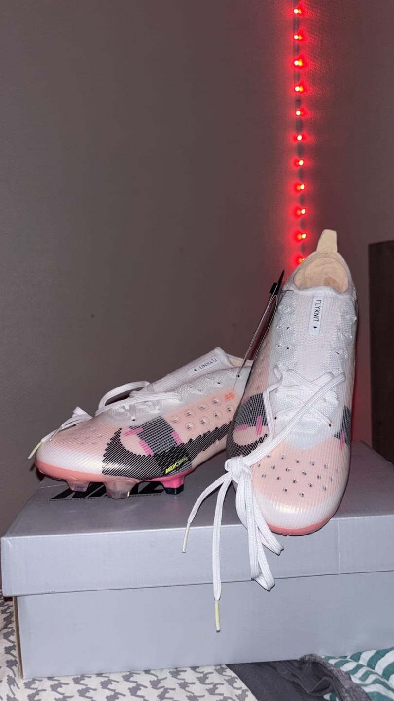Customer photo review of MERCURIAL VAPOR 14 ELITE FG RAWDACIOUS - BLANC/ROUGE/ROSE