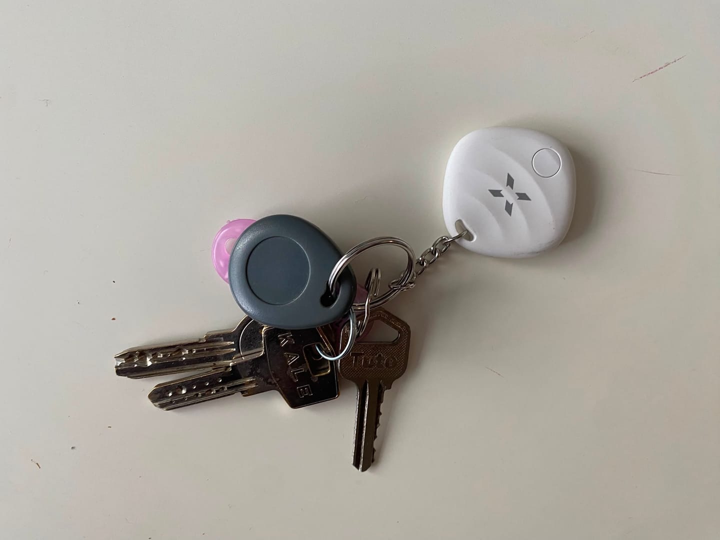 Customer photo review of Takip Cihazı | Smart Tag, Apple Find My ve Siri Uyumlu, Bluetooth, Sesli, Eşya Bulucu (Beyaz - X6605)