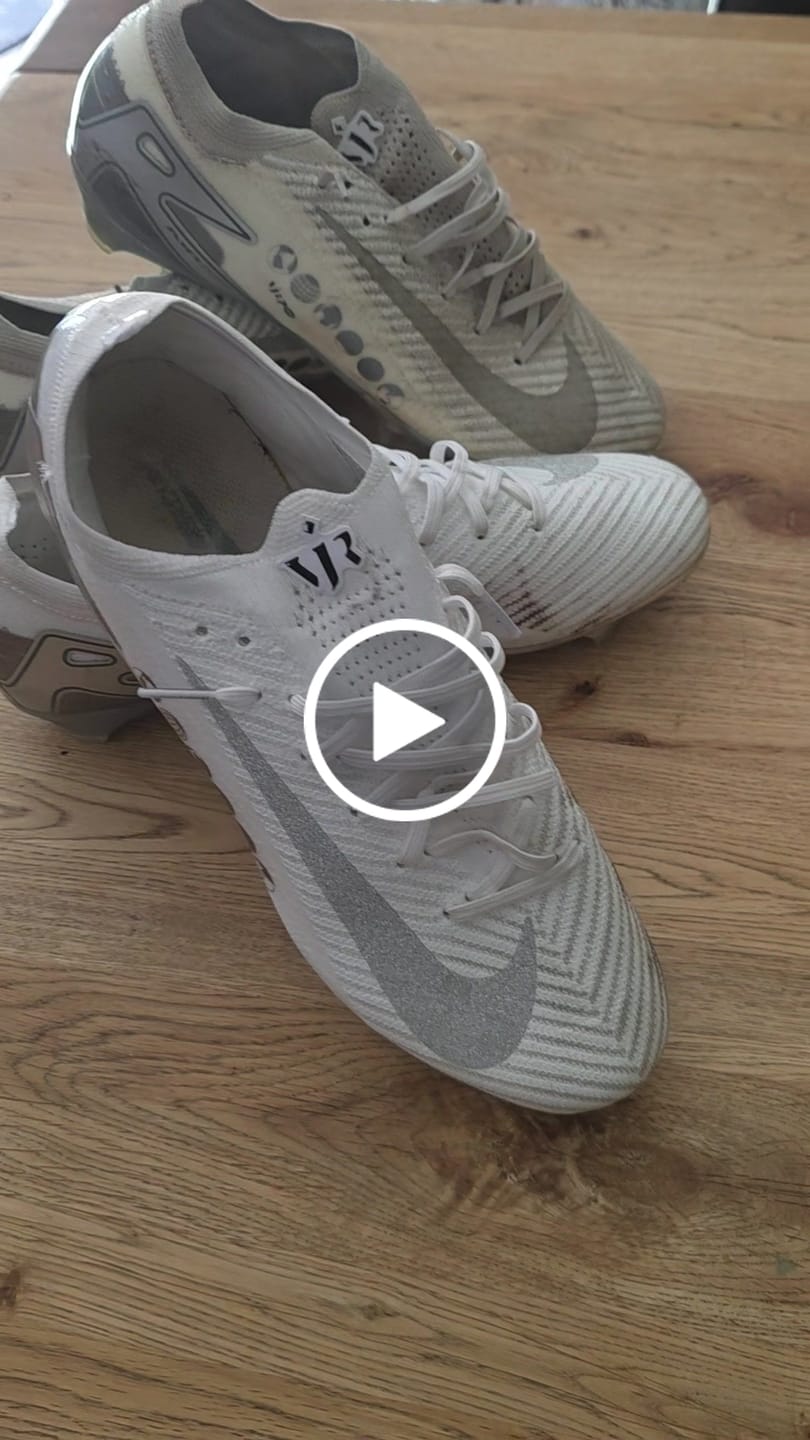 Customer video review of Vapor 16 Vinicius Trophie The Best FG - Blanc/Argent