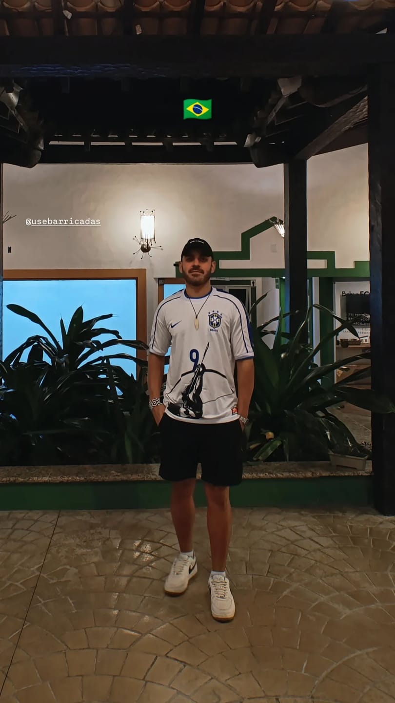 Customer photo review of Camisa  Seleção Brasileira branca 98 x Luta indígena