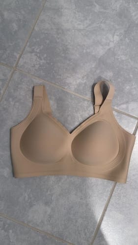 Customer photo review of Comfortable Wireless Full Coverage Jelly Smoothing Bra