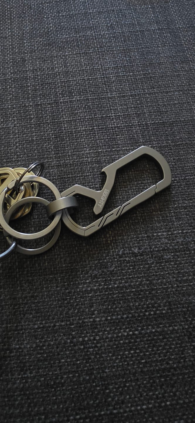 Customer photo review of 80Eighty® Titanium Keychain Clip