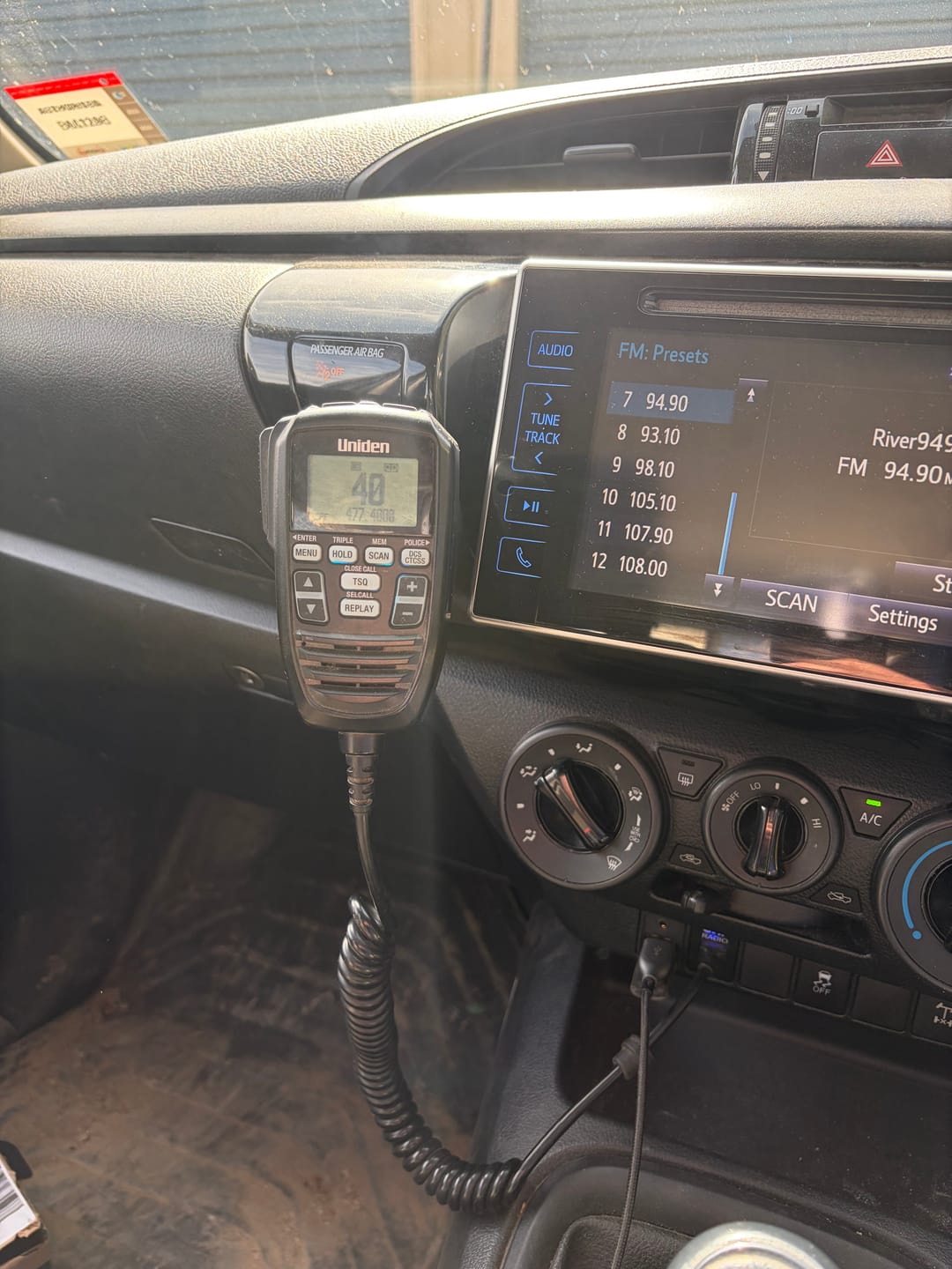 Customer photo review of UHF Handpiece Mount - N80 Hilux - Dash Mount