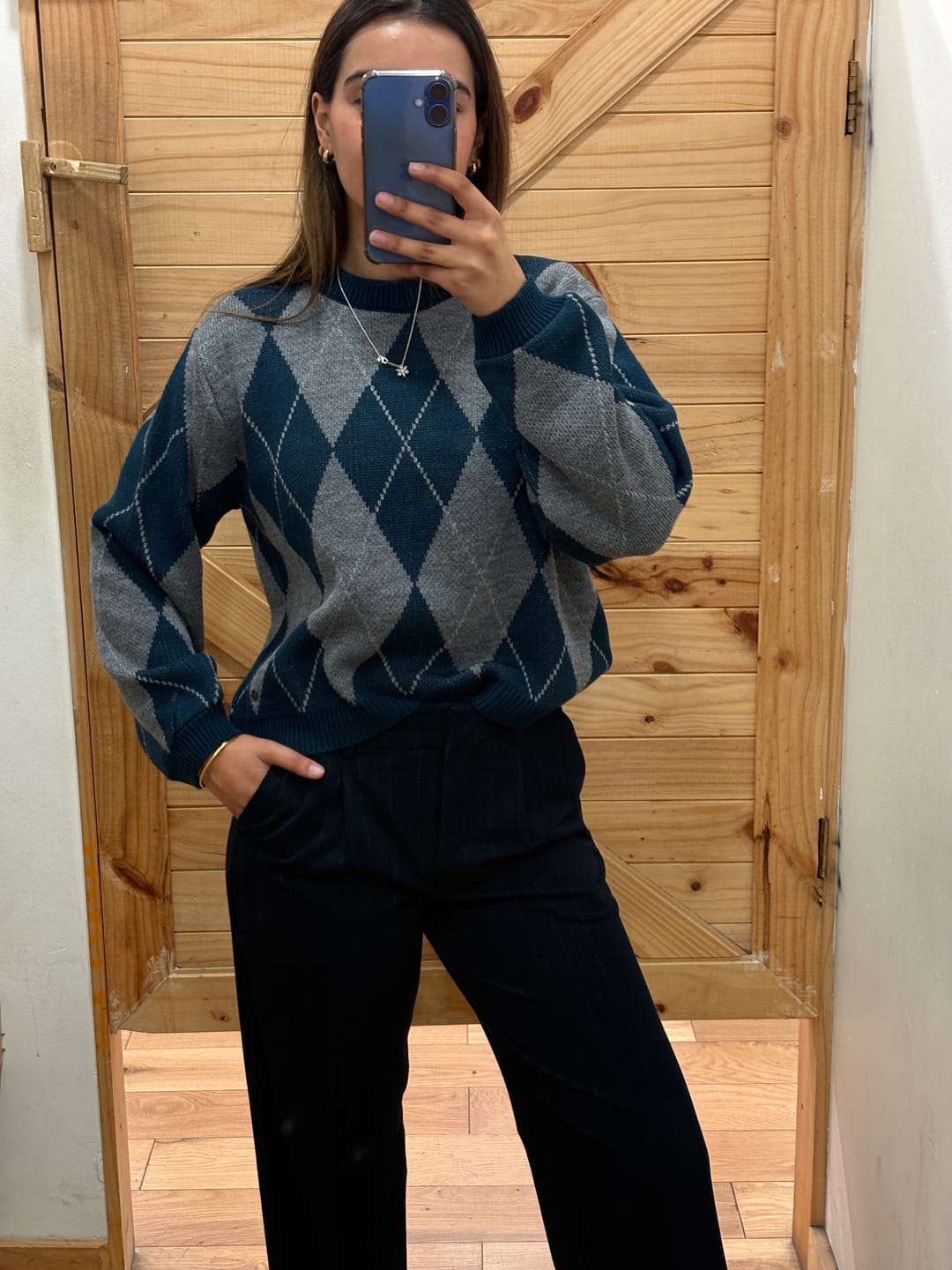 Customer photo review of Sweater Rombos Grey