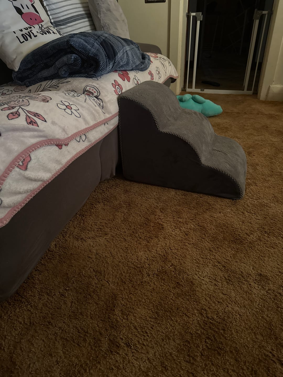 Customer photo review of Soft Foam Dog Stairs – Non-Slip Dog Steps for Beds & Couches