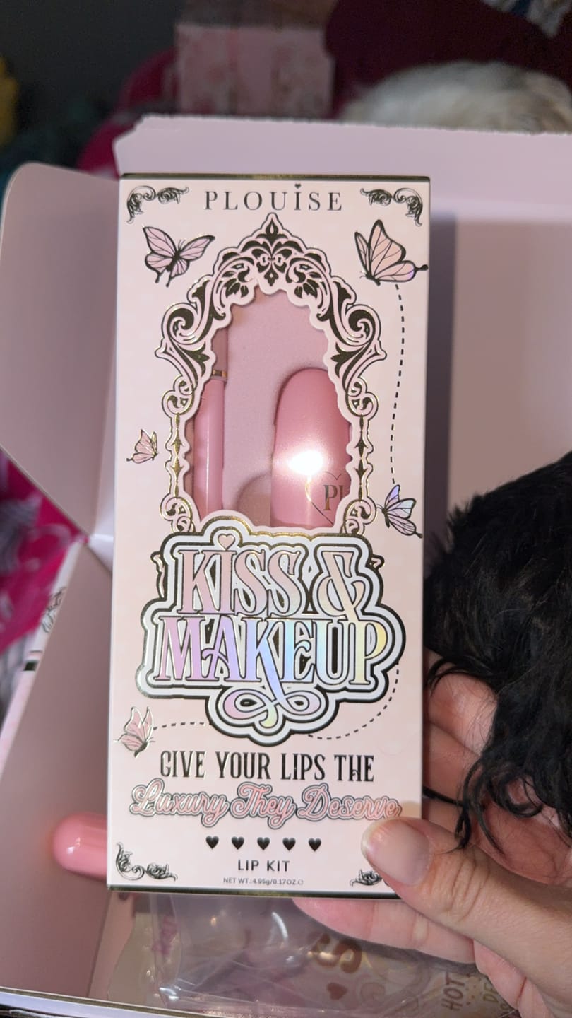 Reseña de la foto del cliente del kit de lápiz labial y delineador de labios Kiss and Makeup