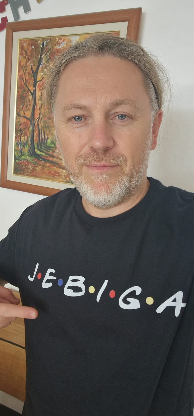 Customer photo review of Jebiga, Premium T-Shirt