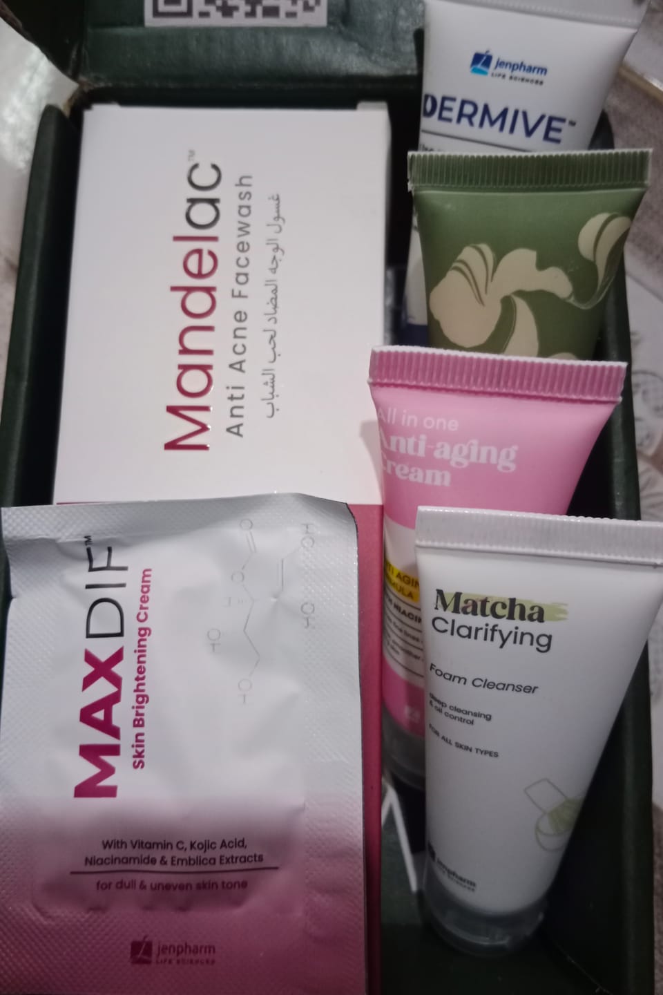 Customer photo review of MandelAC Facewash
