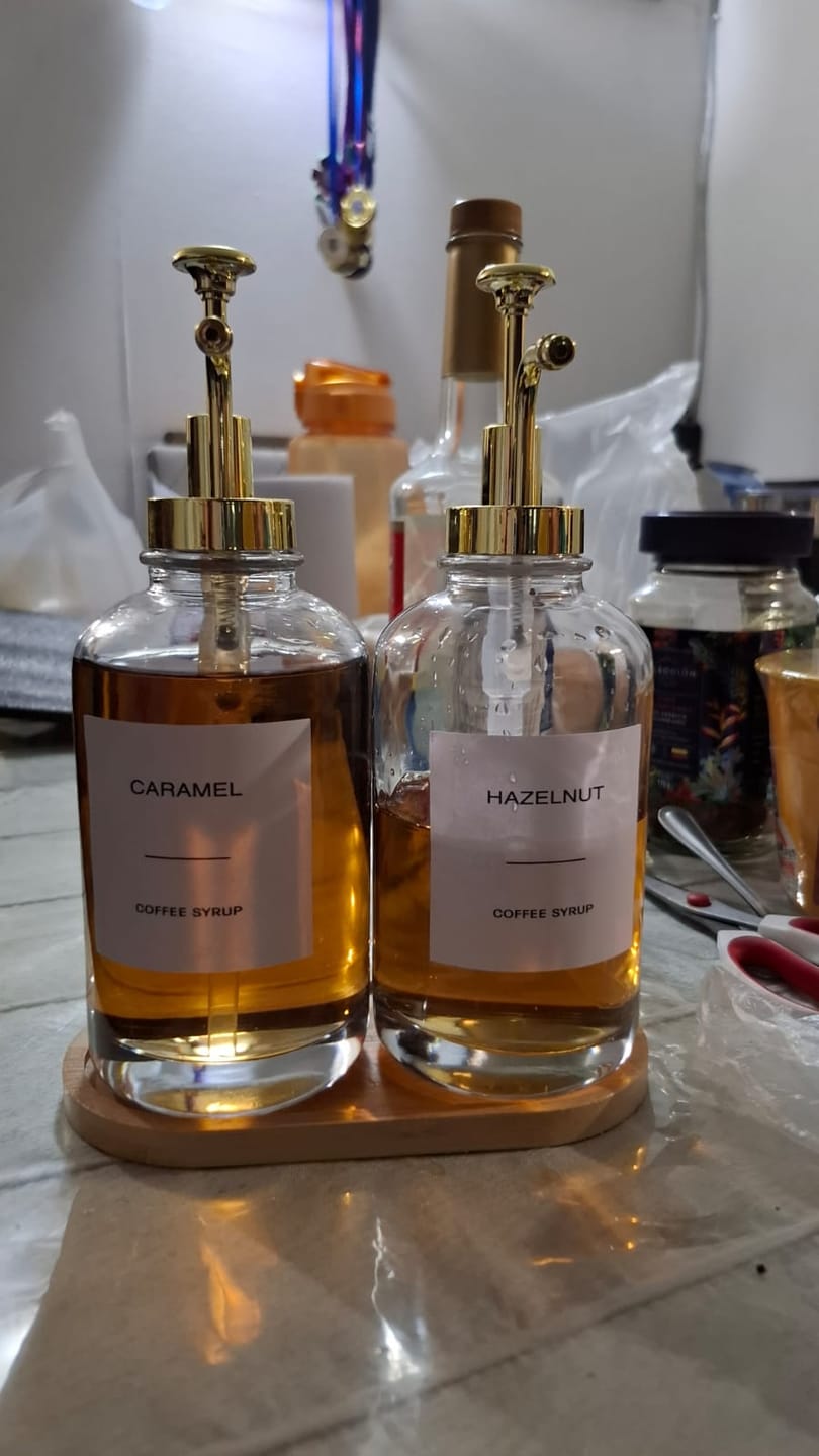 Customer photo review of 2 Dispensador De Jarabe de Cafe Para Barra Con Bandeja Botella De Sirope 500ml Dorado