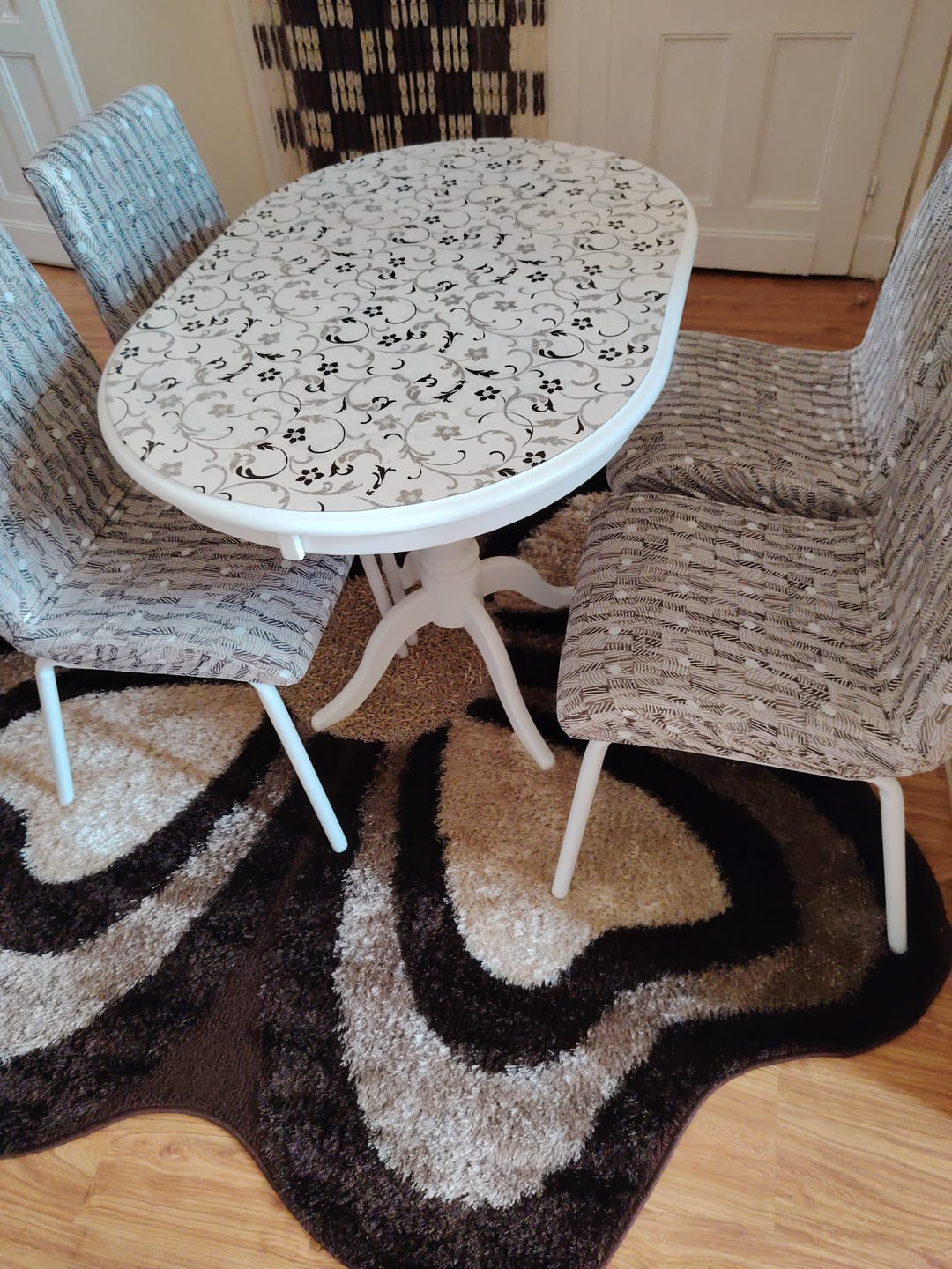 Customer photo review of Masa alba clasica DELLO, extensibila, 100/129x70x75 cm