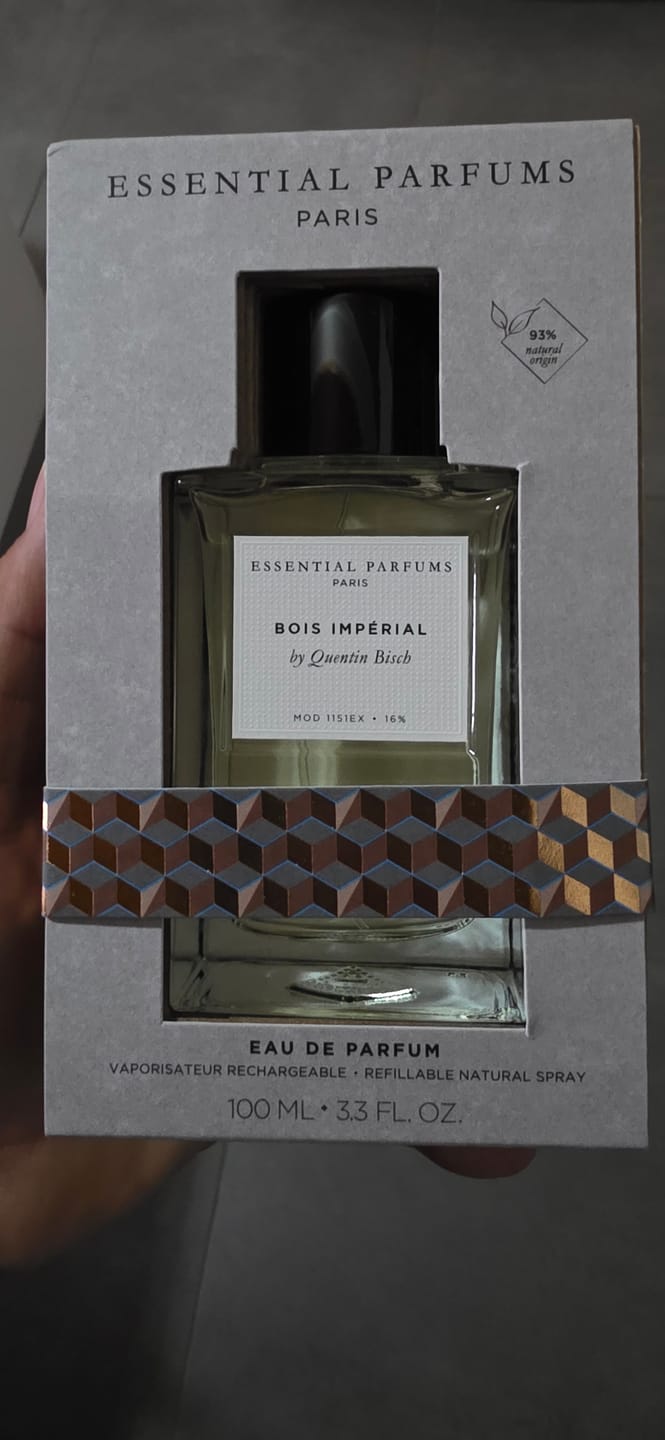 Customer photo review of ESSENTIAL PARFUMS - BOIS IMPERIAL