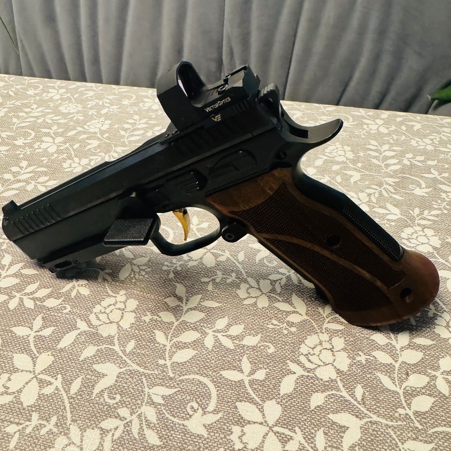 Customer photo review of Vector Optics SCFRM-21 Universal Montageplatte für CZ Shadow, Shadow 2 und SP-01