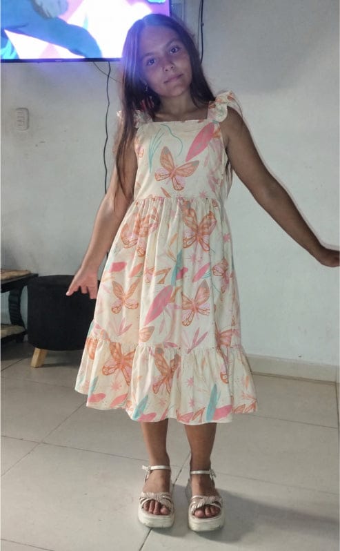 Customer photo review of Vestido largo estampado para niña - Maxi Mariposas