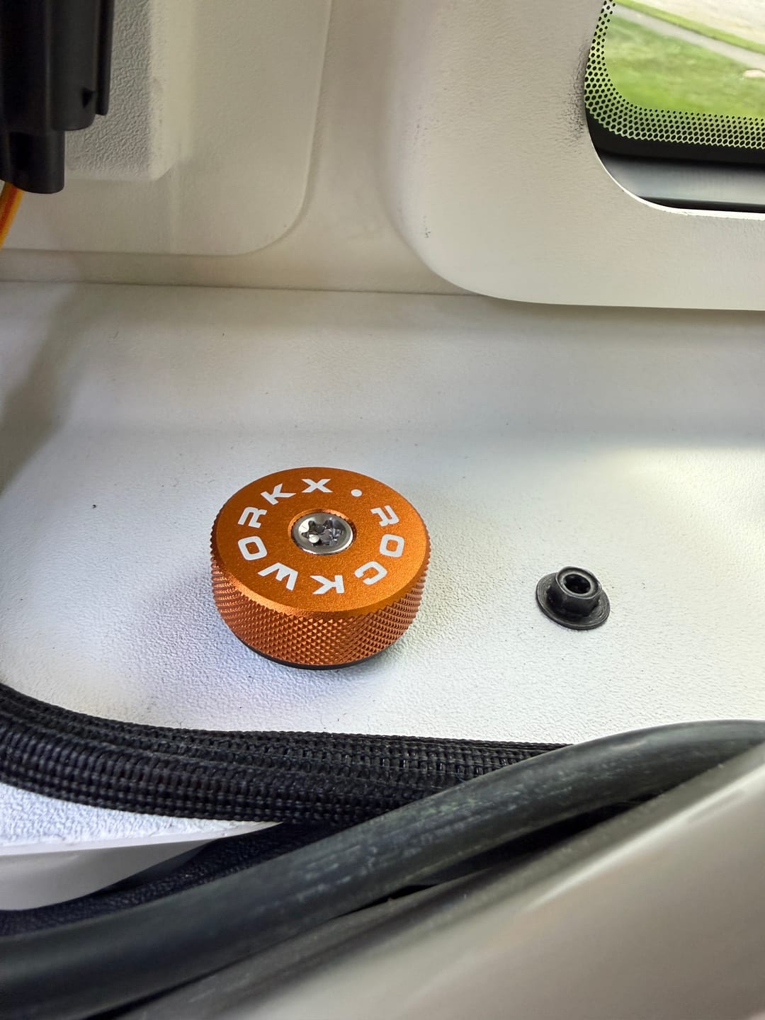 Customer photo review of FORD BRONCO 4 DOOR 10 PIECE SET, 8 Hard Top Quick Removal Fastener Thumb Screws, integrated D Ring Billet Aluminum + 2 Torx  T40 Forward Bolts