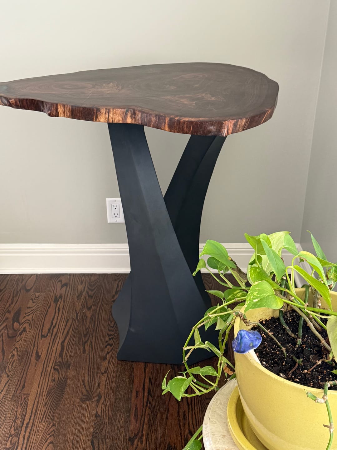 Customer photo review of Counter Table Base 36" H Mid-Century Modern Furniture - 615 Tulipe