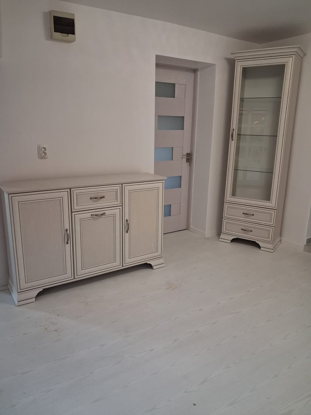 Customer photo review of Comoda TIFFANY II, crem, PAL, 139x37x90 cm