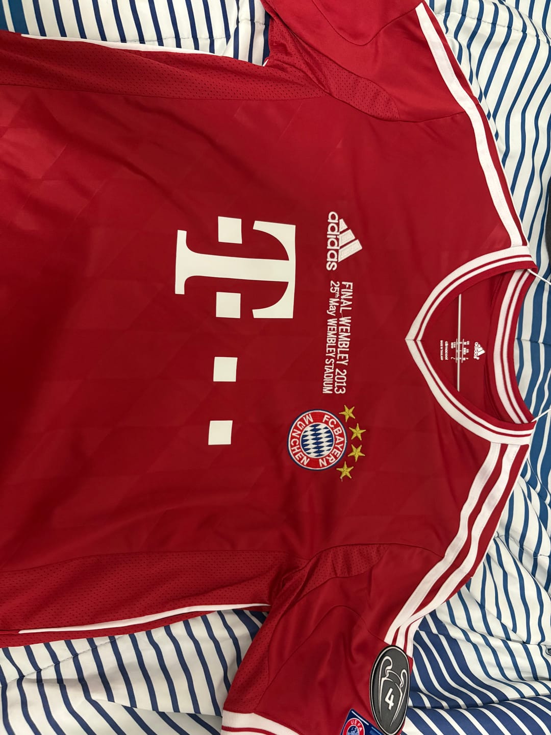 Customer photo review of Bayern Munich 12-13 Local manga corta