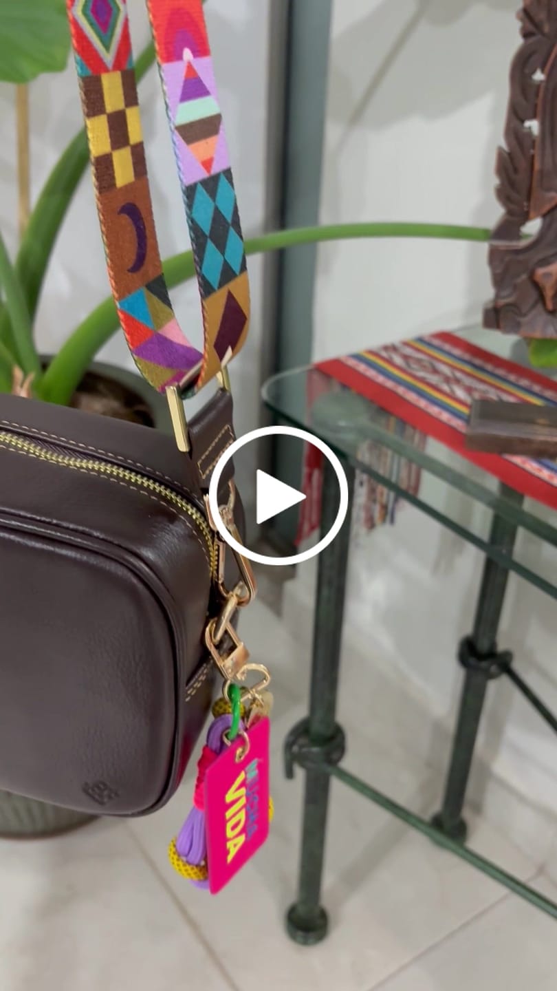 Customer video review of Charm Mucha vida