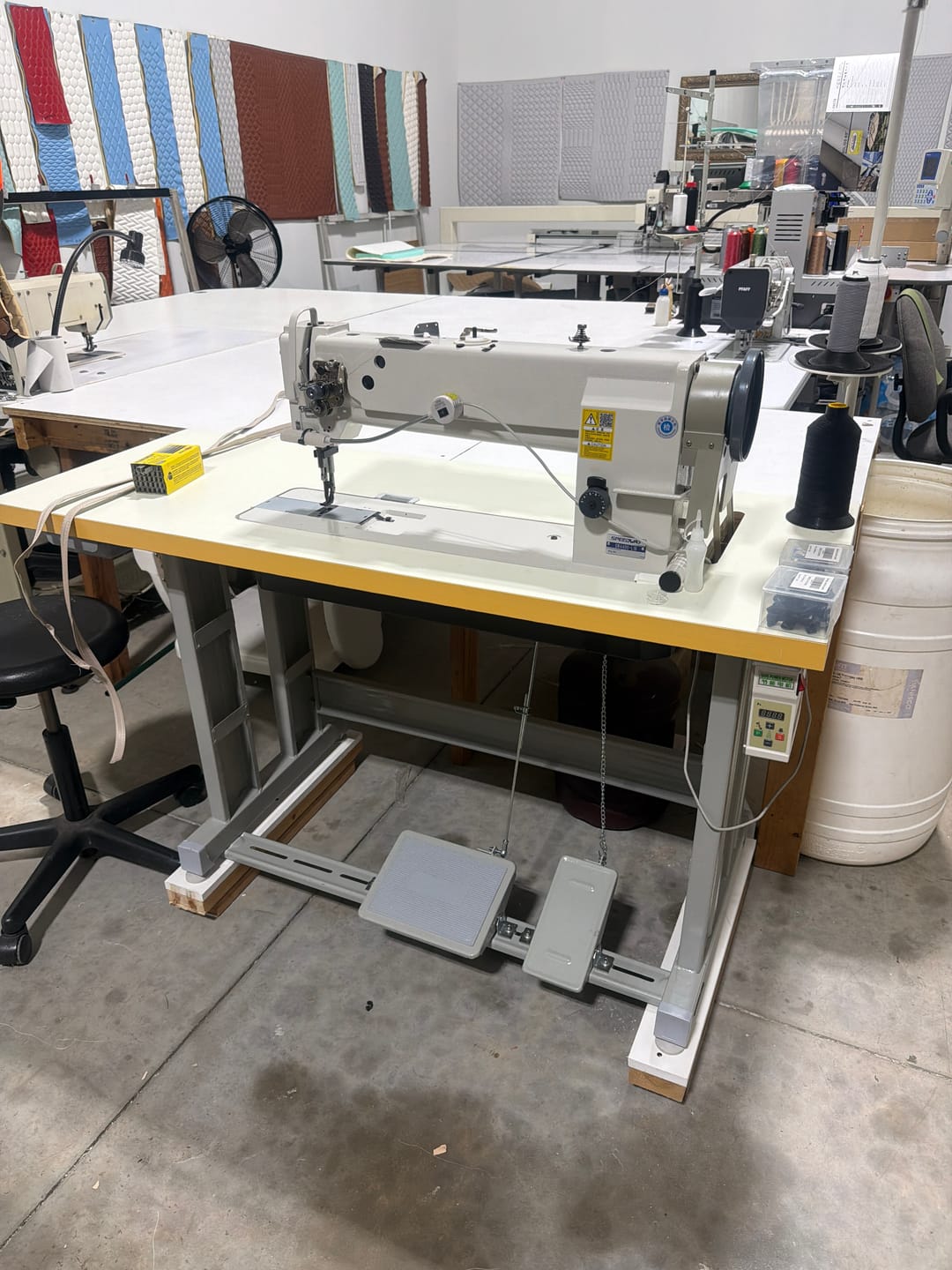 Customer photo review of SPEEDWAY® SW-4400-L18 – Long Arm Heavy Duty Walking Foot Unison Feed – Complete Setup, Table & Stand Included