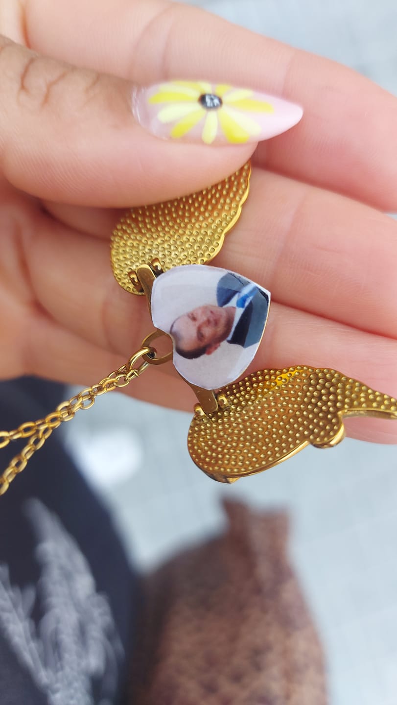 Customer photo review of Collana Angelo con Foto e Incisione ✦ Collana Eternal