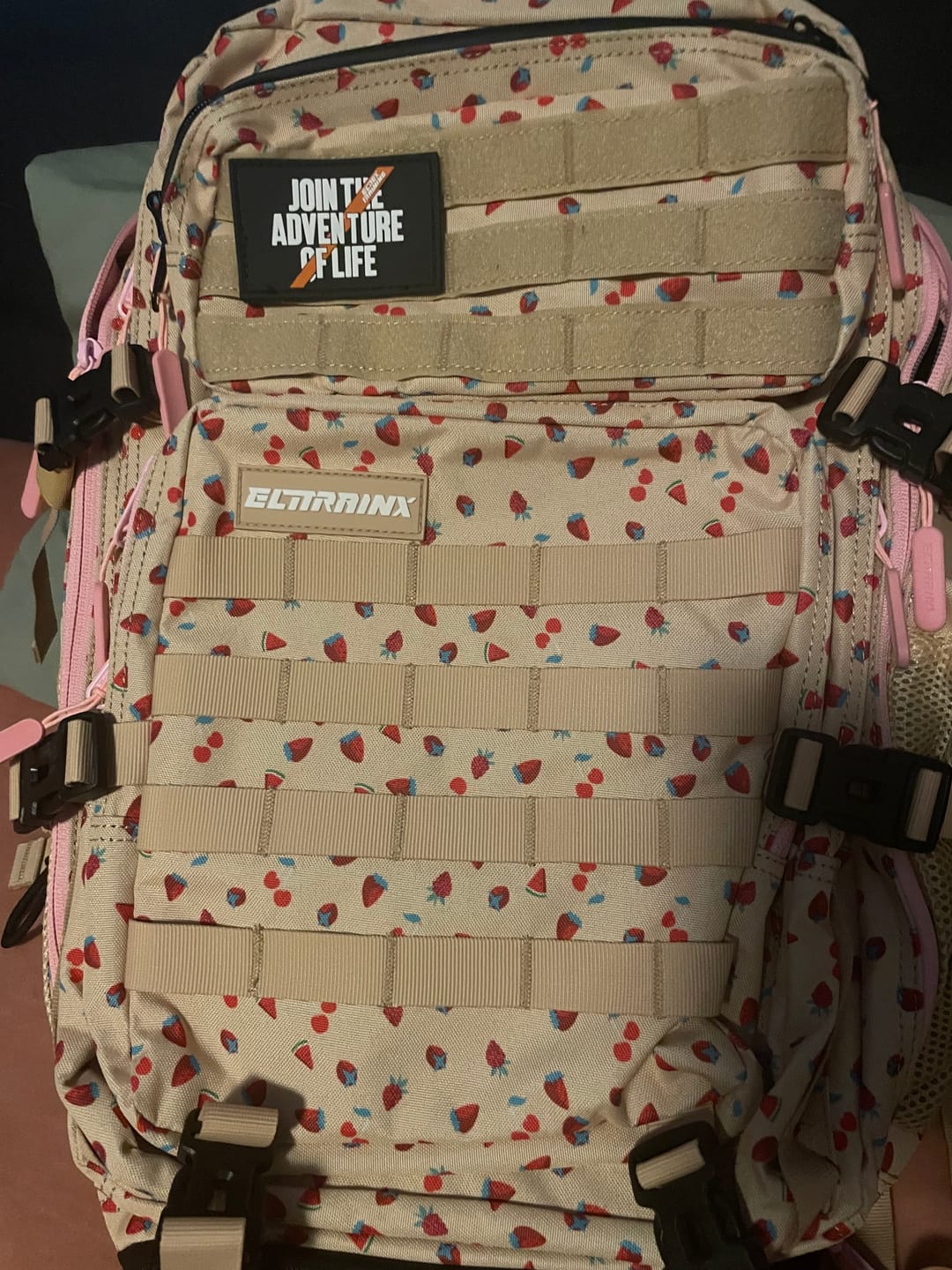 Customer photo review of Mochila Táctica V1 45L All in Strawberry