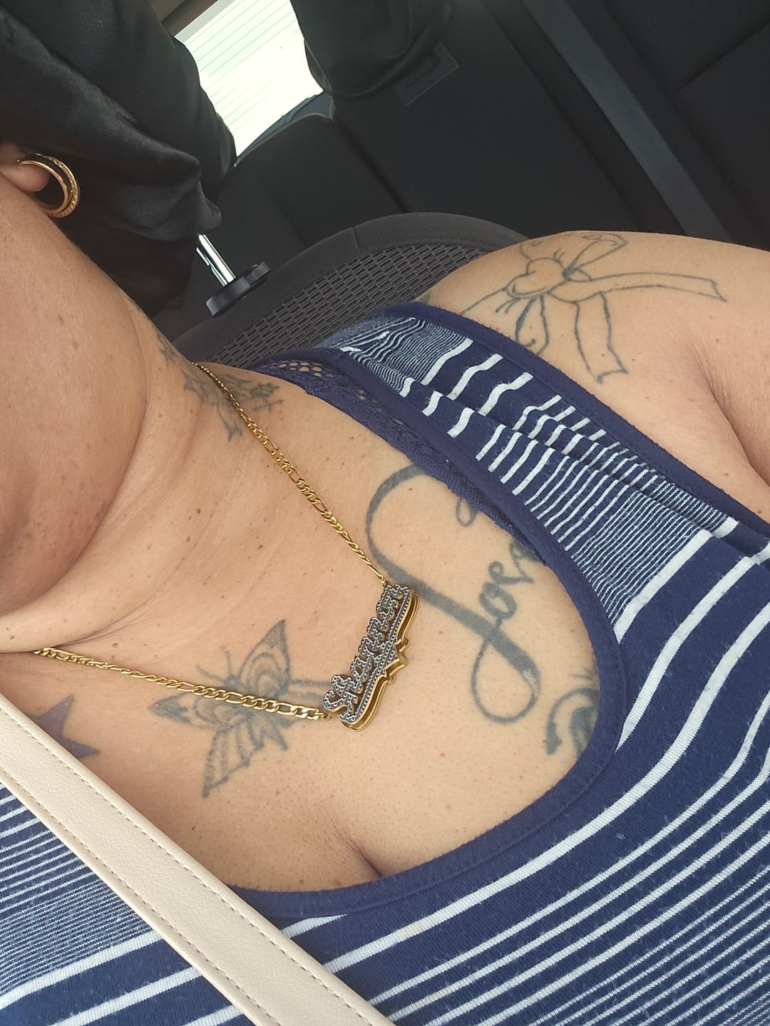 Customer photo review of Double Plated Pop Out Heart Name Necklace w/ Figaro Chain